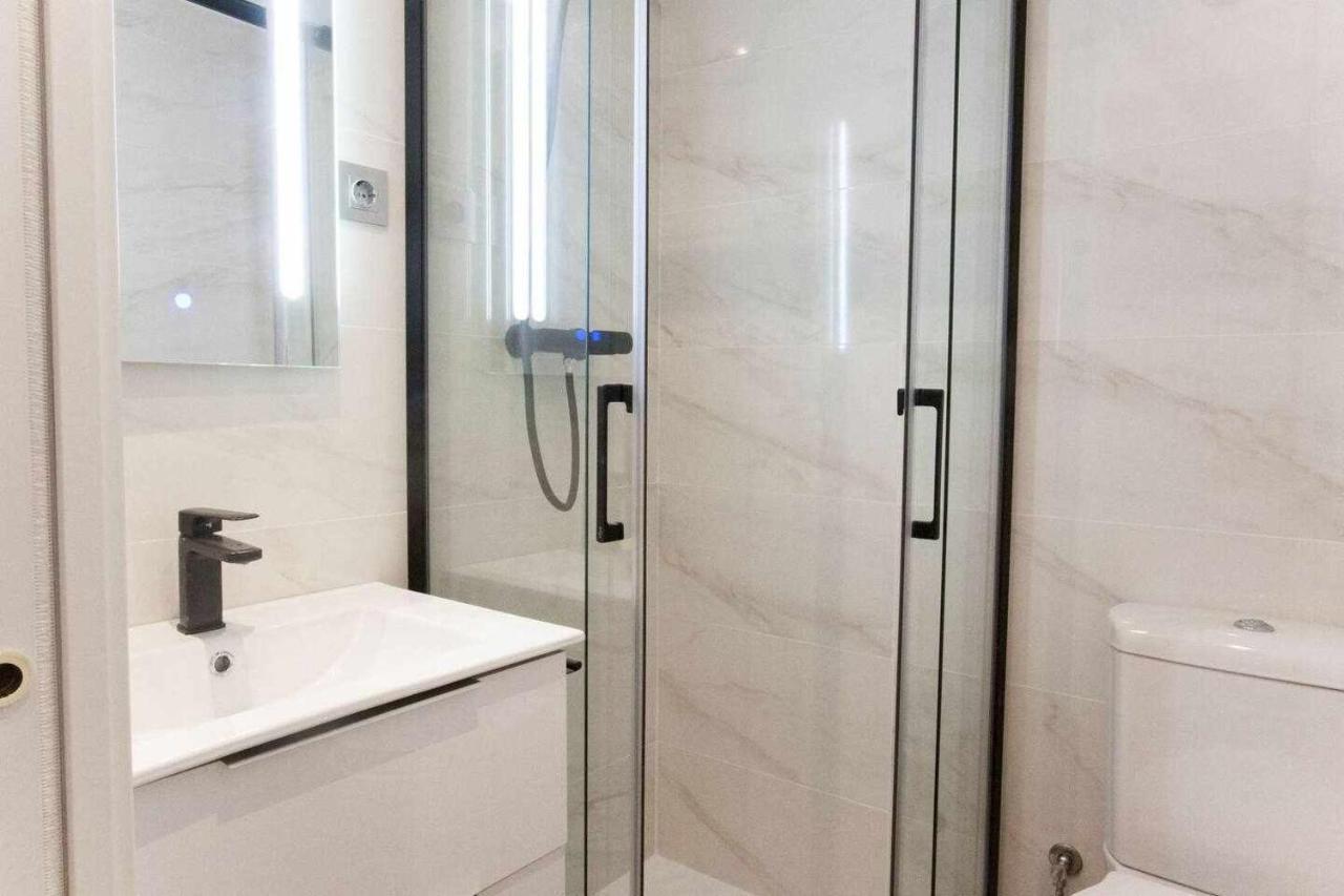 New Moderno Y Elegante Apartamento Centrico Madrid Exterior photo